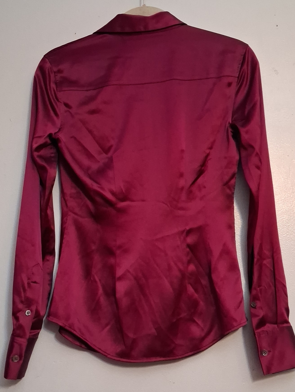 Theory Size (P) Small Women's 93% Silk Satin Button-Up Blouse in Burgundy. - Picture 7 of 15